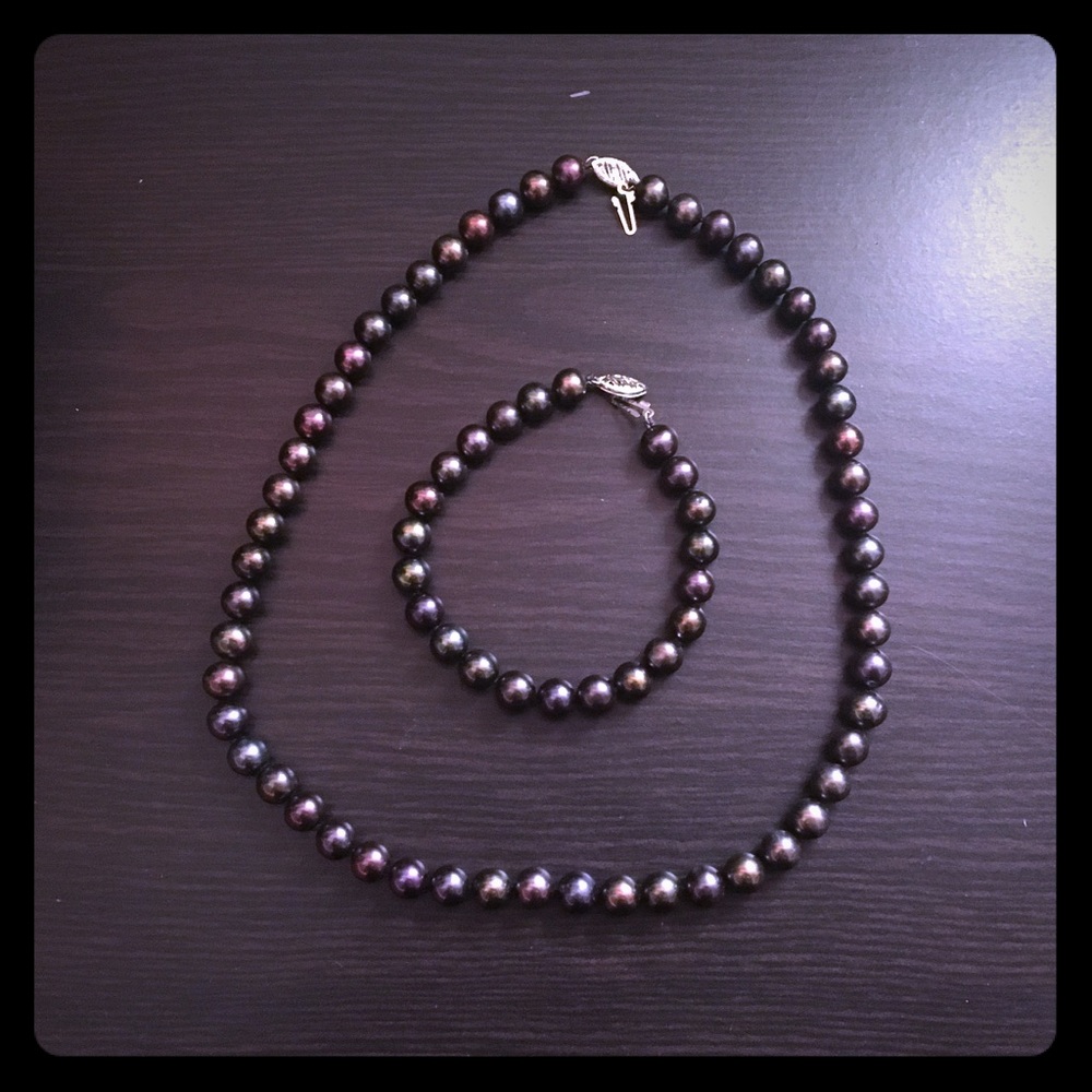 Black pearl necklace and bracelet set